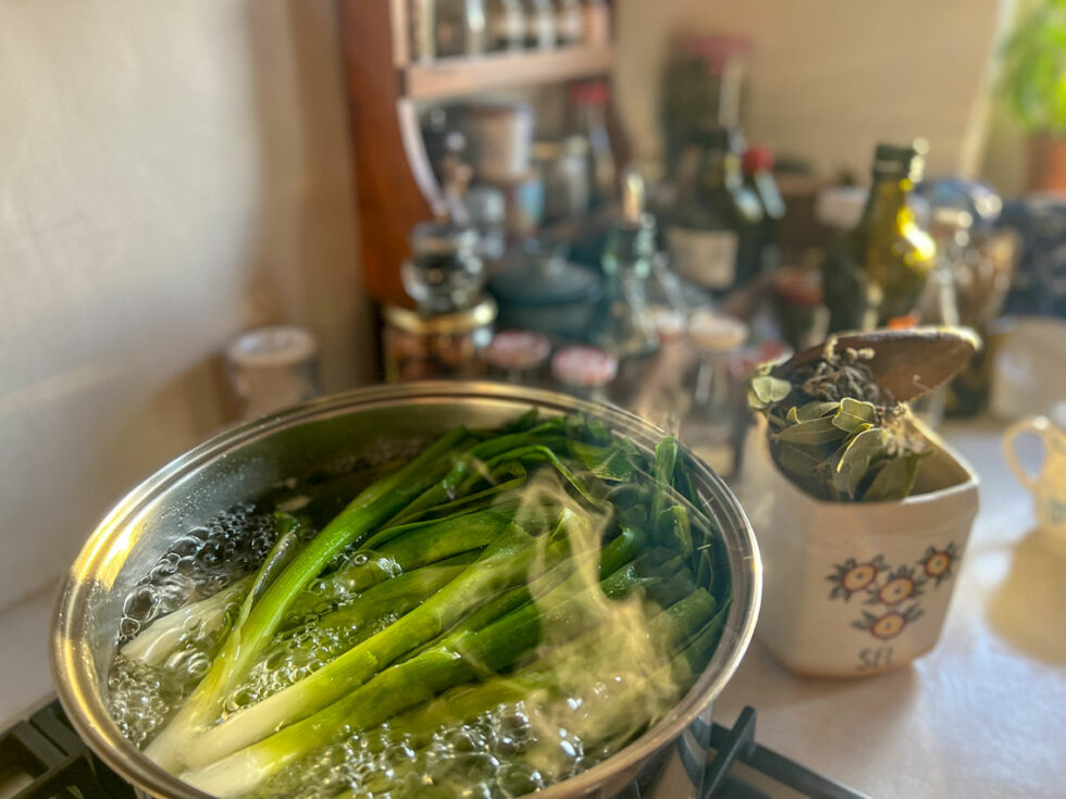 La Gassinière - Gassin - Chambres d'hôtes - la table, la cuisine